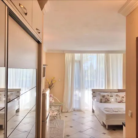 Rutland 2 - Menada Apartment Ravda